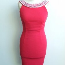 koktajlowa czerwona sukienka z perełkami r. S