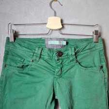Zielone jeansy ze szwem trawiasta zieleń XS S