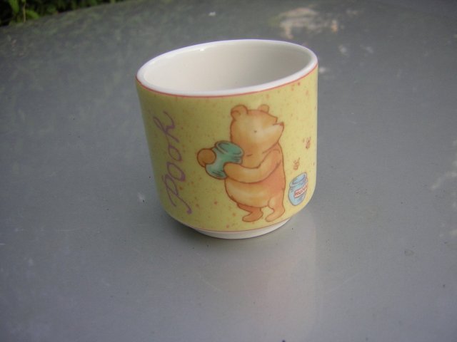 classic Pooh by Royal Doulton  WINNIE THE POOH 2001 DISNEY