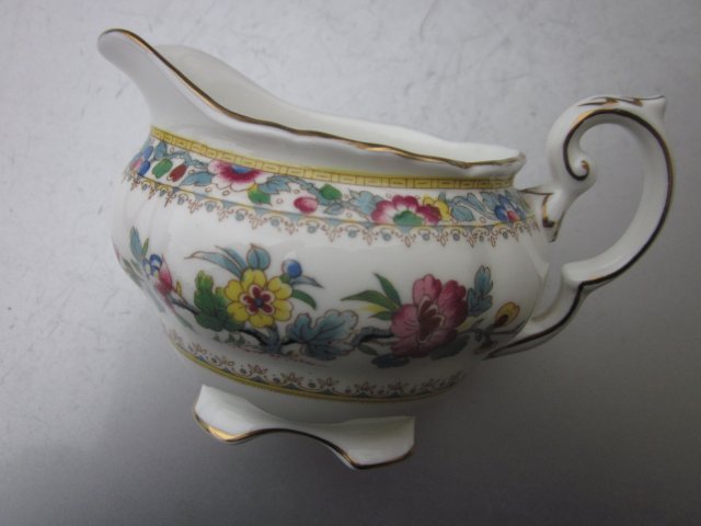 Coalport Ming Rose Bone China  - mlecznik  dzbanuszek z poszukiwanej serii Ming Rose