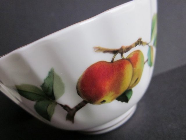 ROYAL WORCESTER 1974 - ARDEN - rzadko spotykana seria - smakowite zdobienie szlachetna porcelana