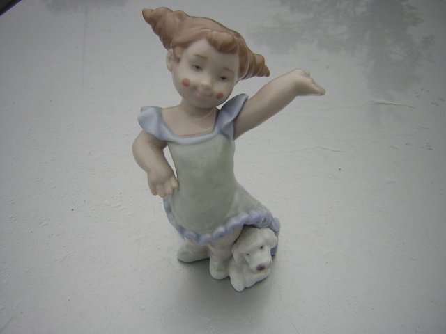 NAO LLADRO DAISA 2004    Hand made kolekcjonerska FIGURKA POCELANOWA