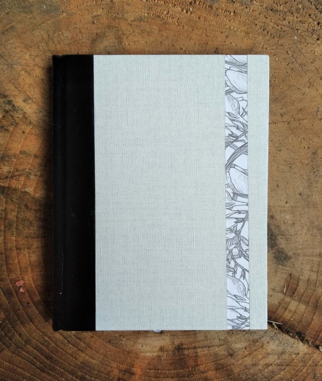 Czarno-biały notes z motywem frezji, z papieru eko