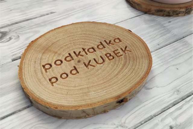 Podstawka pod kubek, brzozowy plaster drewna, wzór podkładka pod kubek