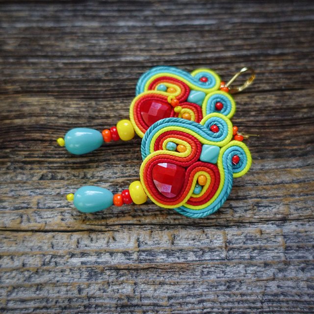 Etniczne kolczyki soutache