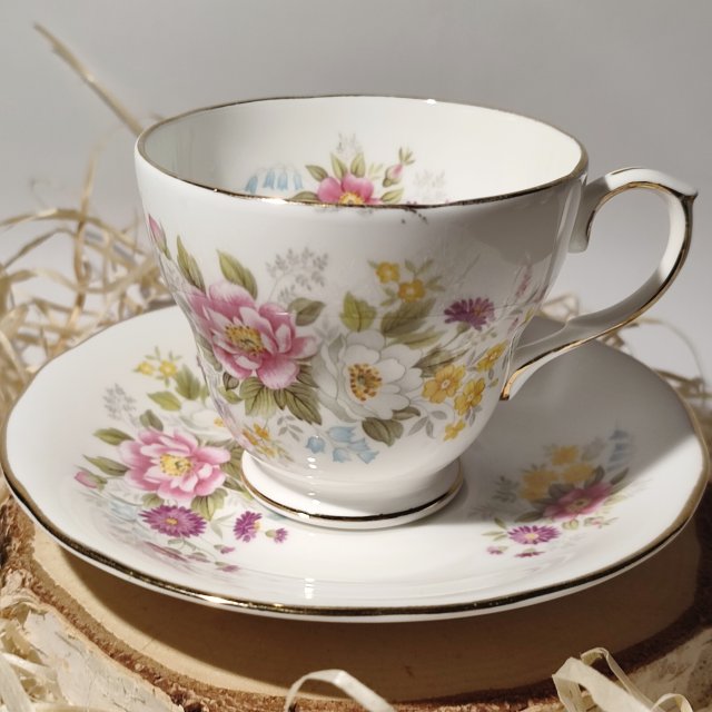 Duchess bone china Anglia filiżanka i spodek polne kwiaty