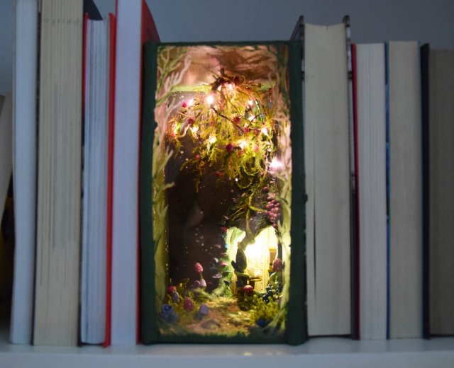 Book Nook XL 02