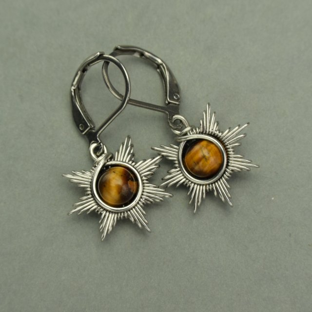 Kolczyki różowe słoneczka tygrysie oko, wire wrapping, stal chirurgiczna, słońce