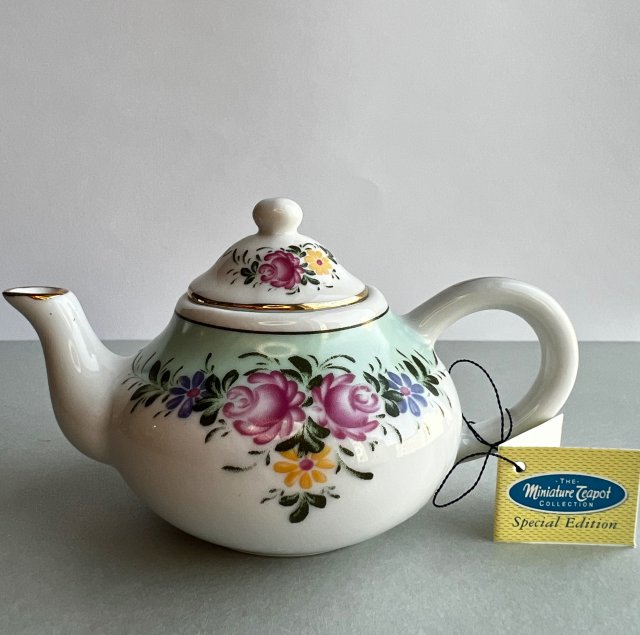 Collectable - Porcelain Art ❀ڿڰۣ❀ Miniature Teapot - Special Edition ❀ڿڰۣ❀ Imbryk Kolekcjonerski