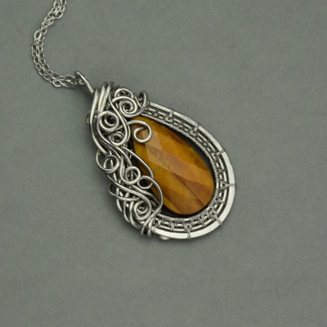 Wisiorek tygrysie oko, wire wrapping, stal chirurgiczna