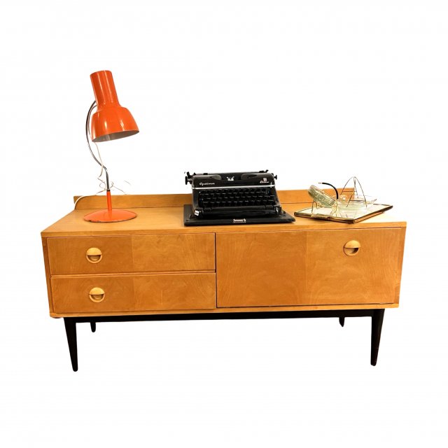 Niska komoda sideboard jesionowy, duński design, lata 70.