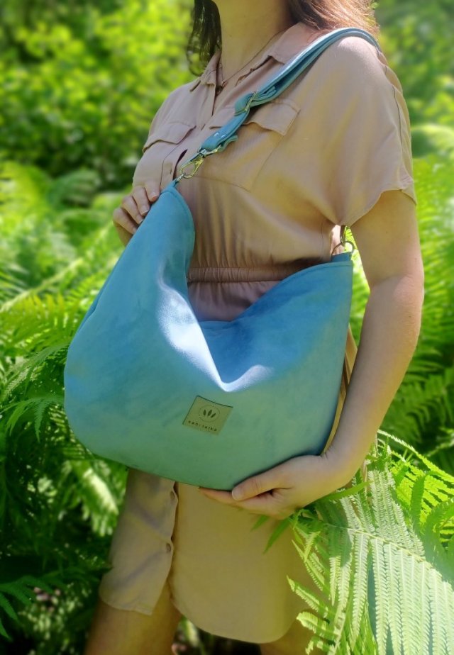 Mini hobo torebka z eko zamszu Błękitna