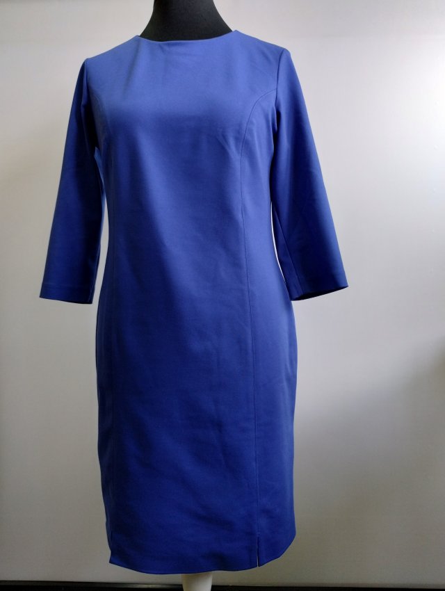 Klasyczna sukienka w kolorze chabrowym, rozmiar L.
