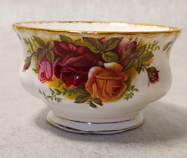 ROYAL ALBERT Old Country Roses Cukiernica Anglia