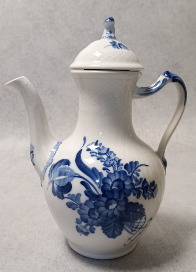 Royal Copenhagen Dzbanek Piękna Kobaltowy bukiet Biała porcelana 10/1794