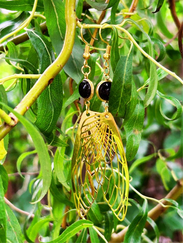 Kolczyki MIDSOMMAR – Motyl w kolorach złota i czerni