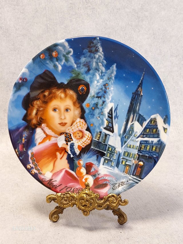 LIMOGES PORCELANOWY KOLEKCJONERSKI TALERZ 1988 CHRISTMAS IN ALSACE - NOEL EN ALSACE Q133 FRANCJA