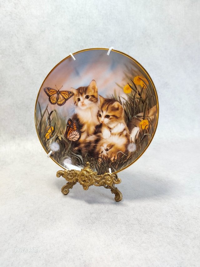 PORCELANOWY KOLEKCJONERSKI TALERZ FRANKLIN MINT - Sprovach "Chasing Butterflies"