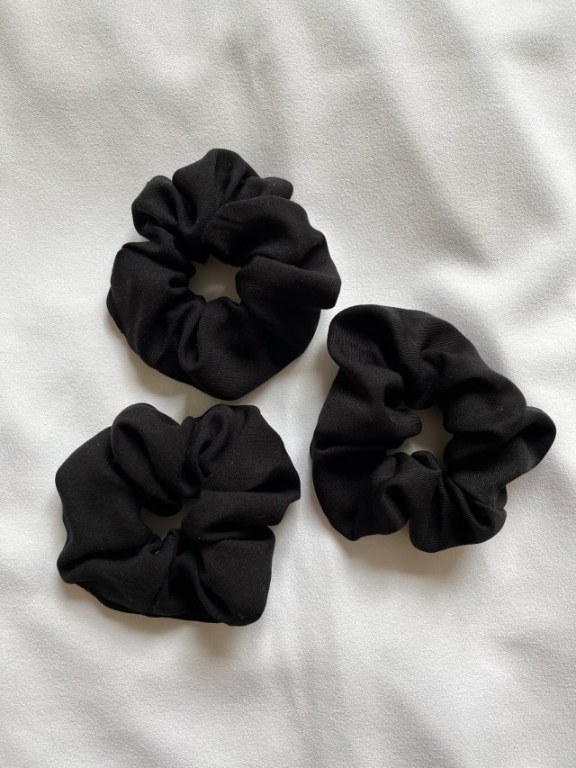 Czarna scrunchie