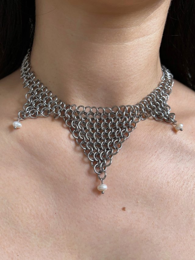 Naszyjnik chainmaille z perłami hodowlanymi