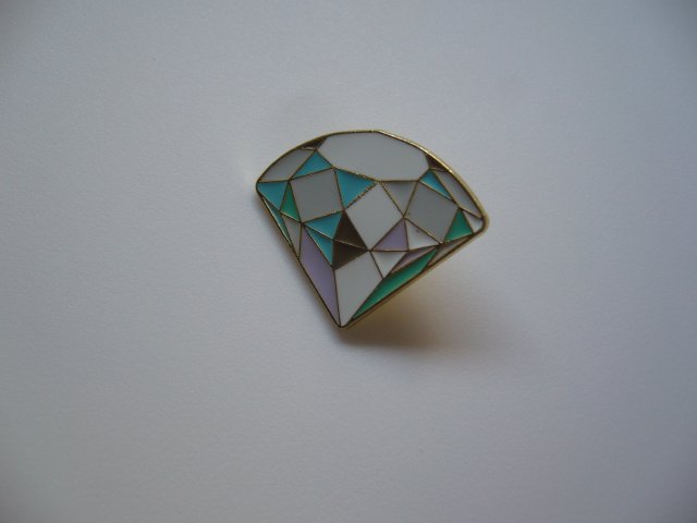 PIN BROSZKA DIAMENT