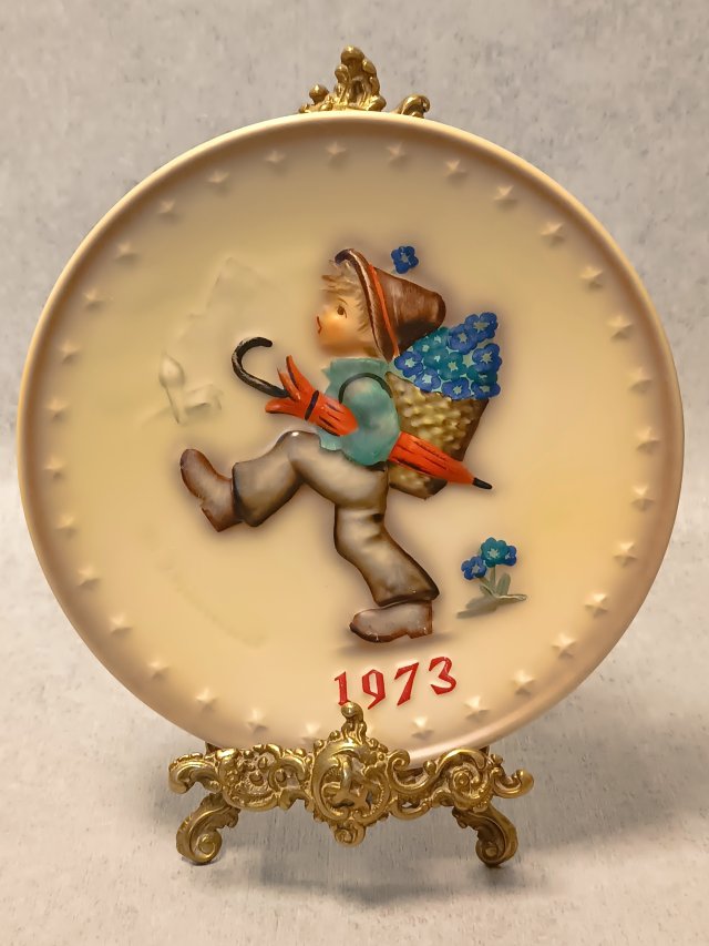 Kolekcjonerski talerz GOEBEL Hummel 3nd Annual Plate 1973 Hum 266 1972