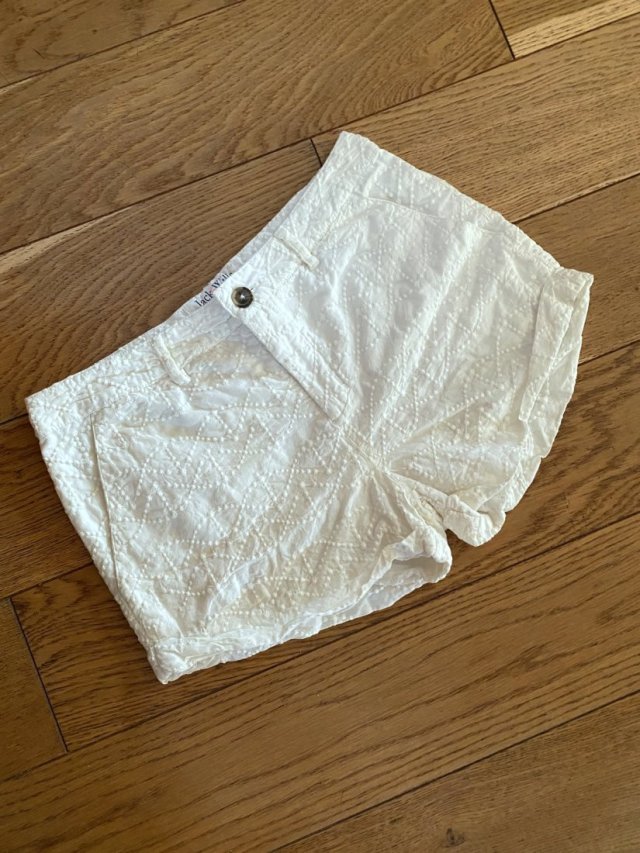 JACK WILLS - KRÓTKIE SPODENKI Z HAFTEM - 38