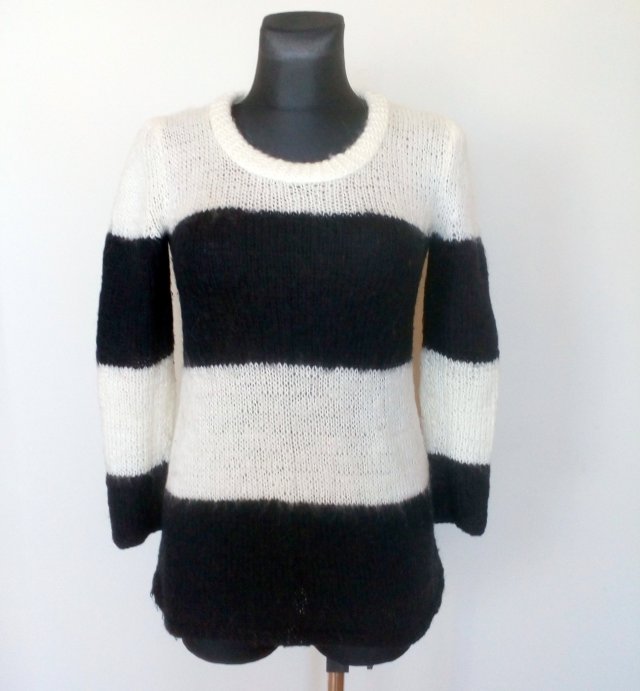 SWETER HANDMADE