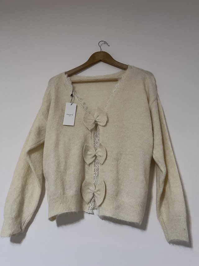 Sweter z kokardkami Axara Paris