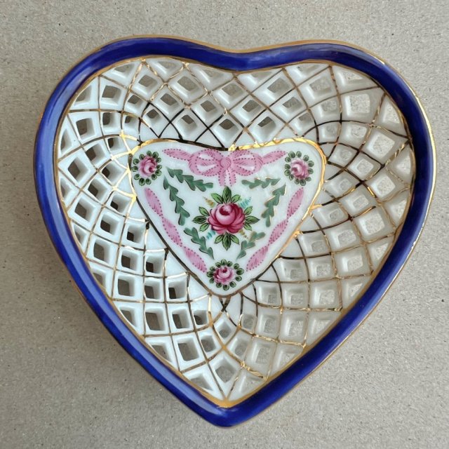 Vintage English Porcelain Lace Love Shape ❀ڿڰۣ❀ Paterka ażurowa