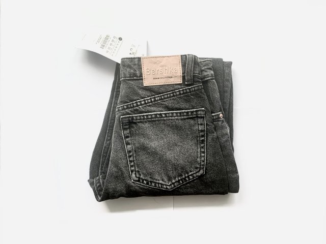 NOWE spodnie jeansowe mom Bershka xxs