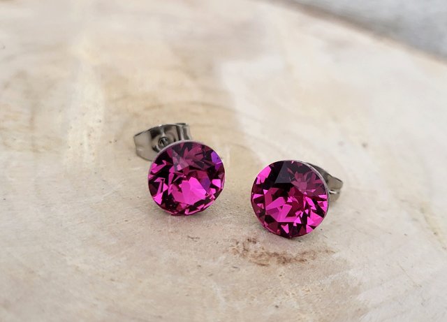 KOLCZYKI SZTYFTY SWAROVSKI FUCHSIA (8mm)