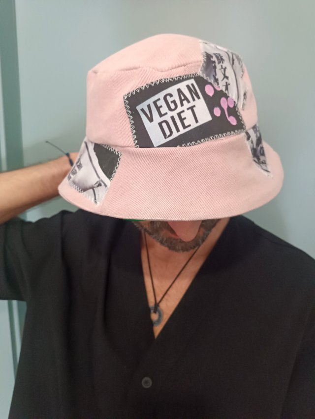 Bucket hat- kapelusz vegan diet