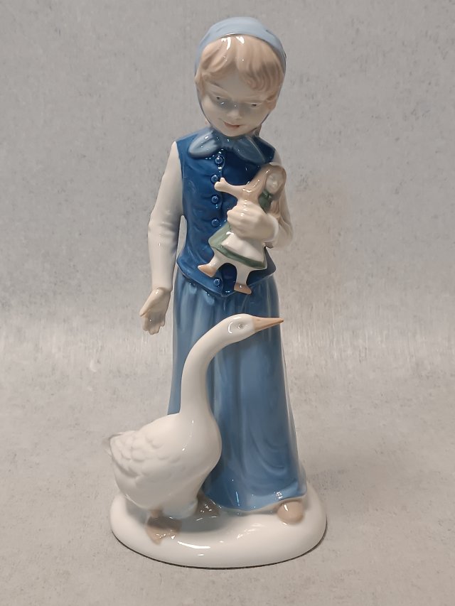 LIPPELSDORF #12204 Porcelanowa Figurka Dziewczynka z lalką i gąską Turynia