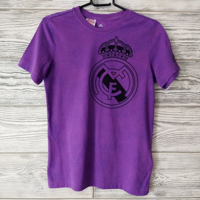 Adidas t-shirt