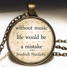 Życie bez muzyki - duży medalion z łańcuszkiem - Egginegg