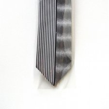 (nowy) kontrastowy krawat