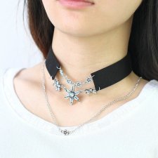 Choker z kwiatem