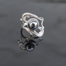 WARMET Stary srebrny pierścionek z hematytem