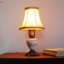 Stara porcelanowo mosiężna, ręcznie malowana lampka nocna, porcelanowa lampka nocna lata 70 - te,