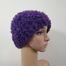 fioletowa czapka