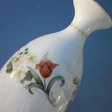 Wedgwood Mirabelle szlachetnie porcelanowy wazonik rzadko spotykana forma