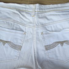 Białe spodnie - 40