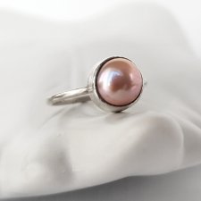 Angel srebrny pierścionek z perłą
