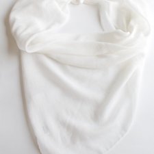 biała chusta vintage bawełniana