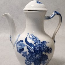 Royal Copenhagen Dzbanek Piękna Kobaltowy bukiet Biała porcelana 10/1794