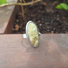 Opal zielonkawy - pierścionek regulowany