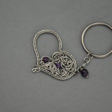 Breloczek brelok serce ametyst z drutów ze stali chirurgicznej, wire wrapping