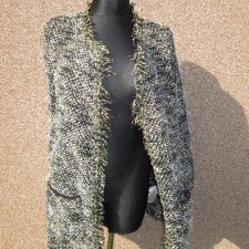 Włochaty sweter- M/L