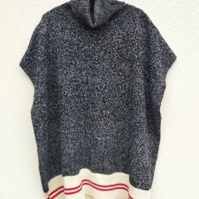 HEAD NORTH - SWETER PONCHO